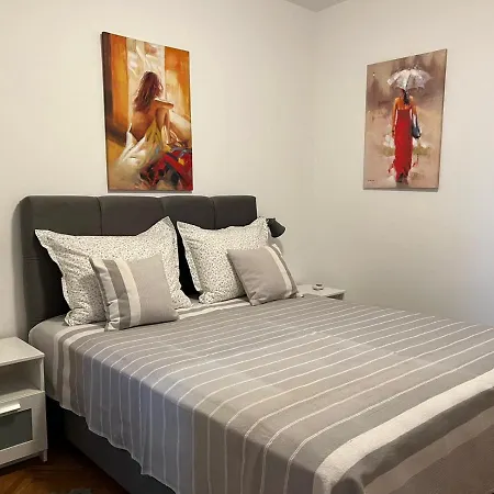 Dino Apartment Makarska