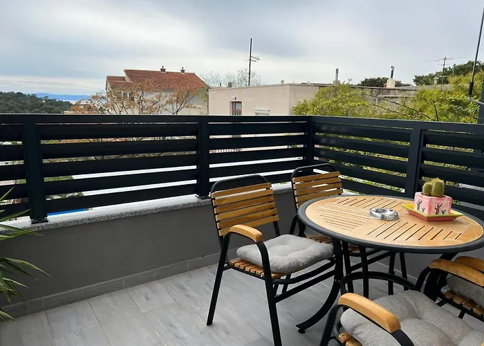 Dino Apartment Makarska